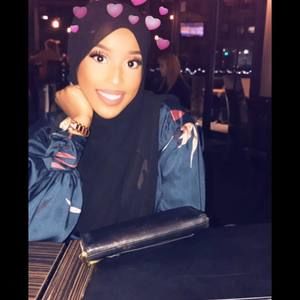 Meet your Posher, Idil